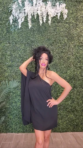 ONE KISS One-Shoulder Ruffle Sleeve Dress